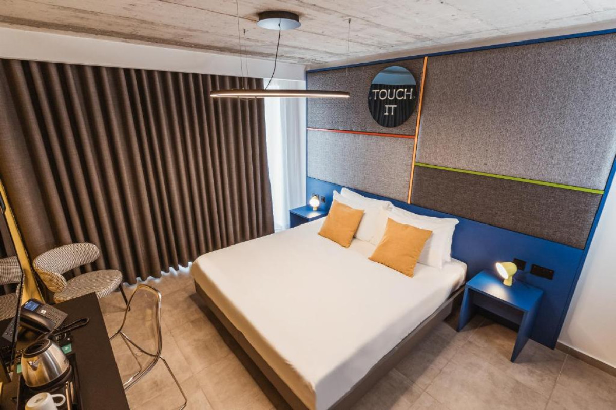 Hotel IKYK