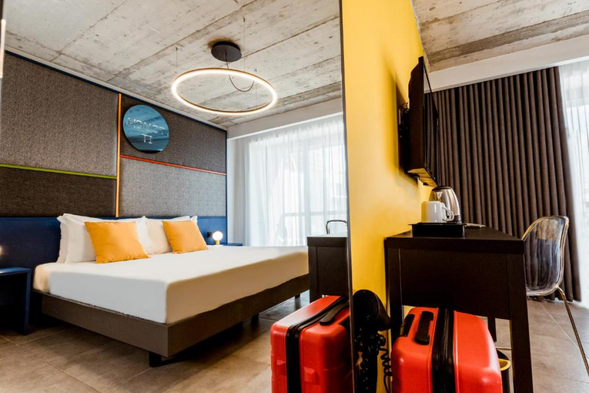 Hotel IKYK