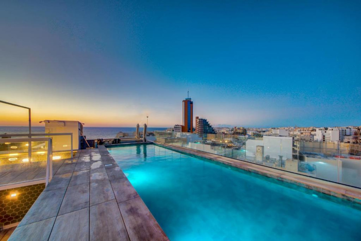 Hotel IKYK
