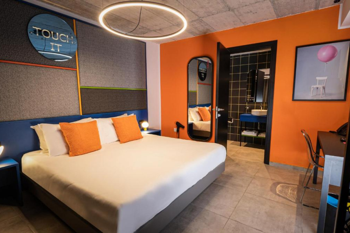 Hotel IKYK