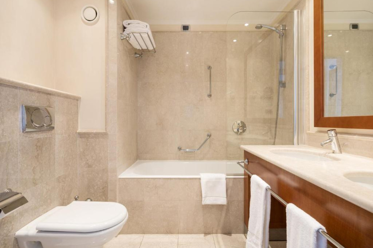 Hotel Ilunion Aqua 4