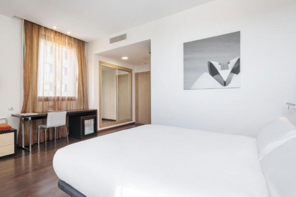 Hotel Ilunion Aqua 4