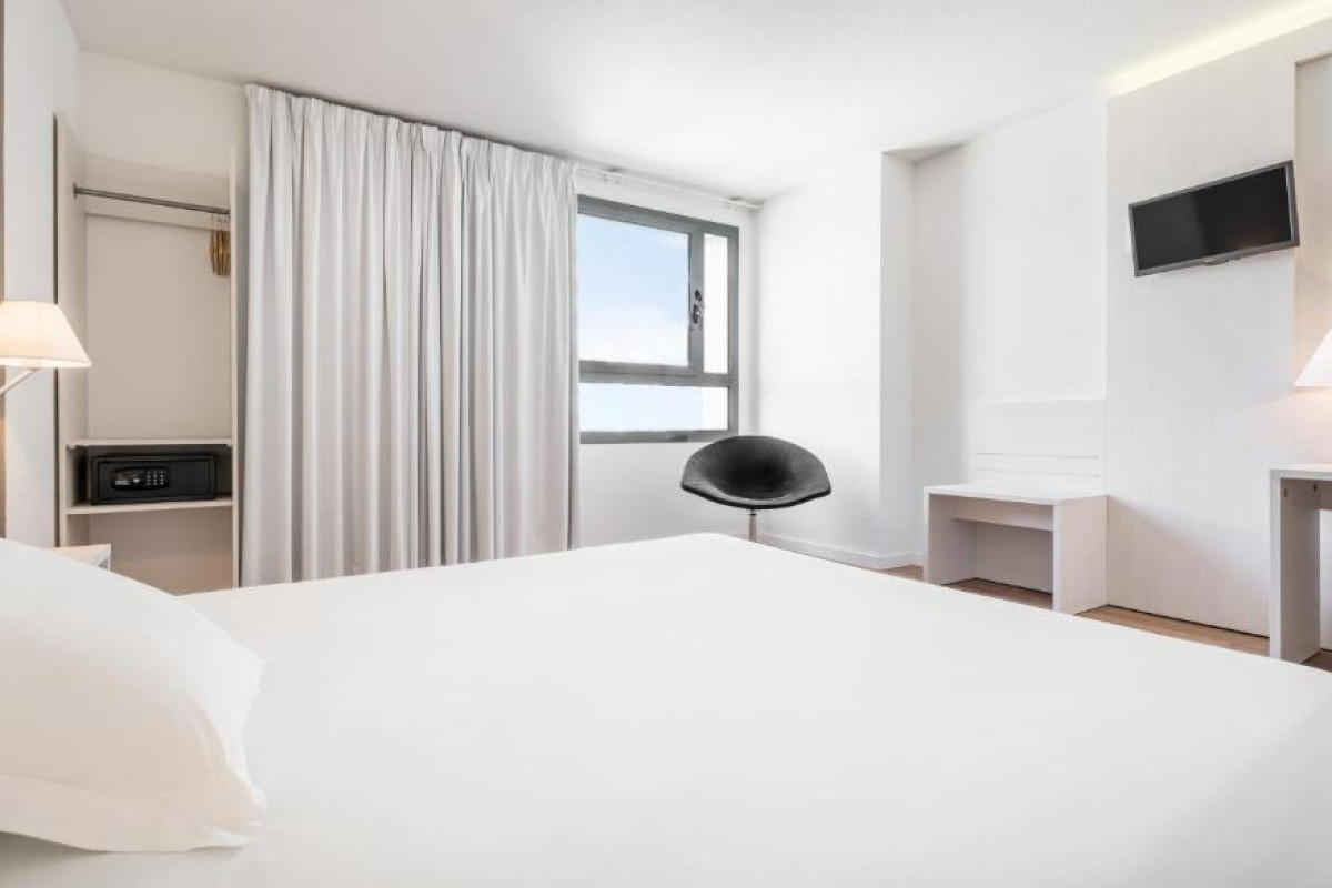 Hotel Ilunion Valencia 3
