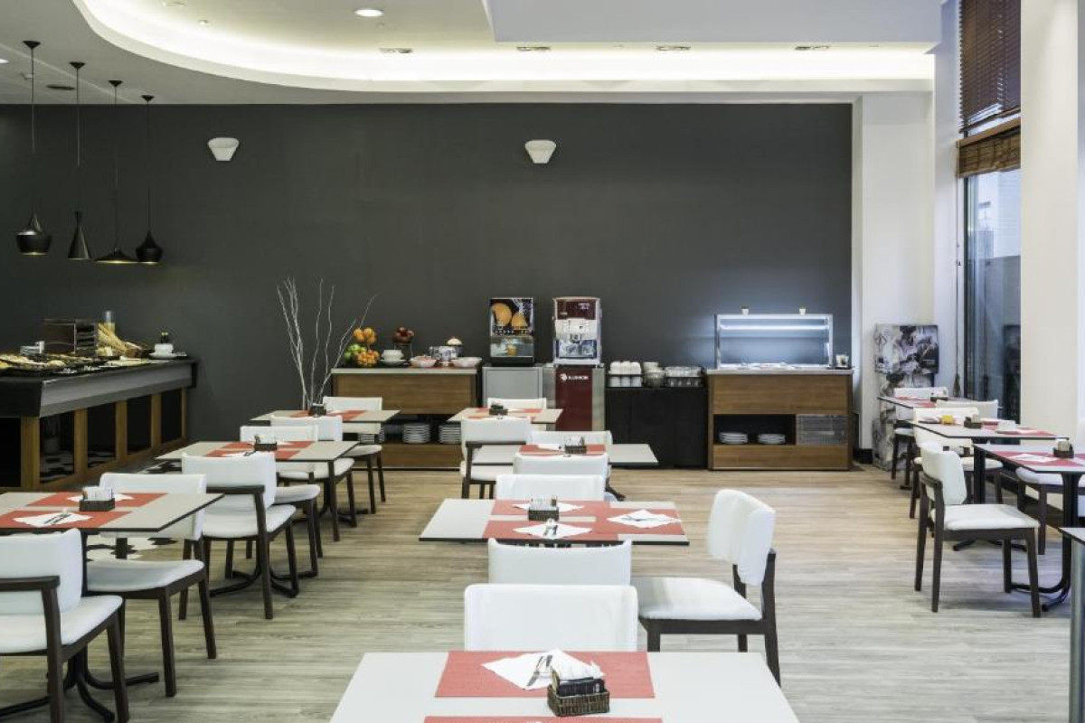 Hotel Ilunion Valencia 3