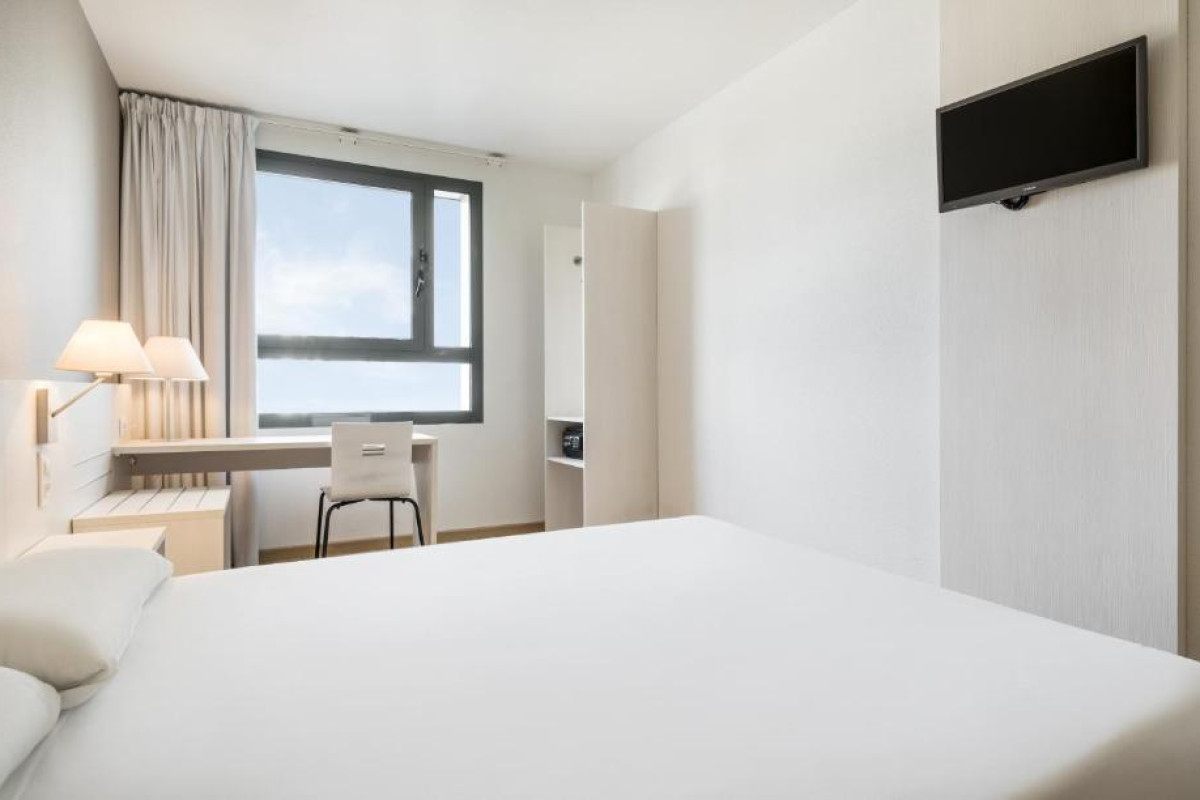 Hotel Ilunion Valencia 3