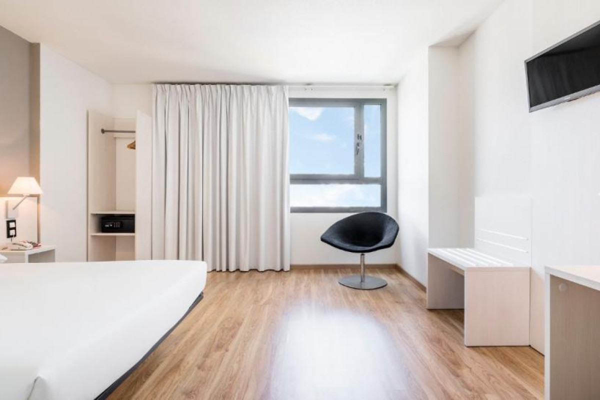 Hotel Ilunion Valencia 3