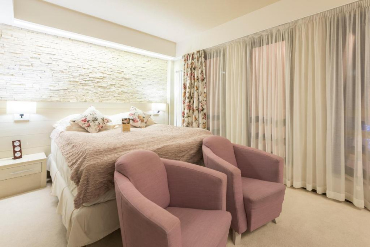 HOTEL IOANA