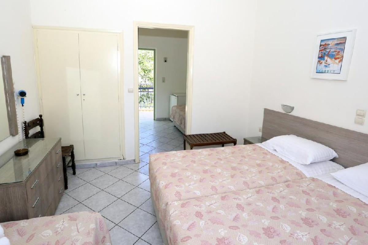 Hotel Karyatides