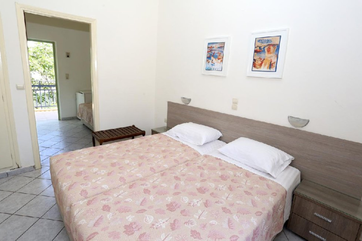 Hotel Karyatides