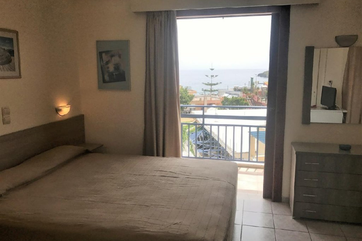 Hotel Karyatides