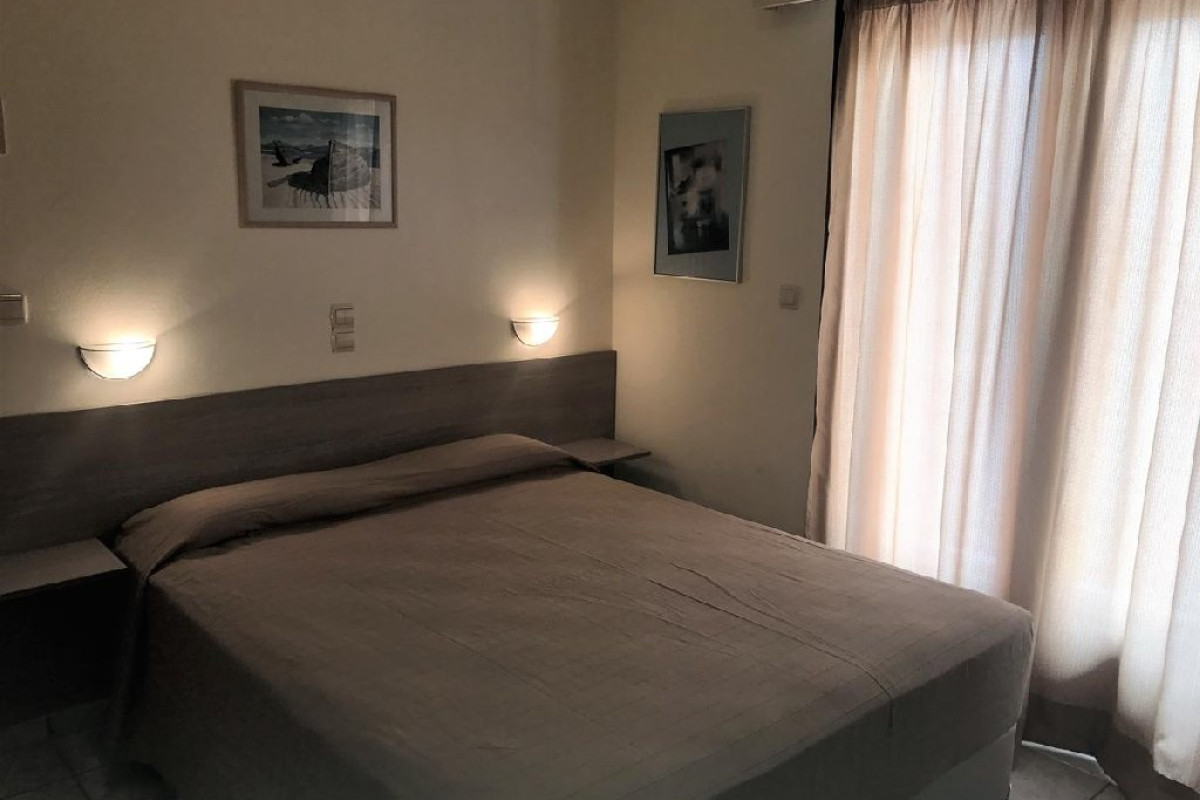 Hotel Karyatides