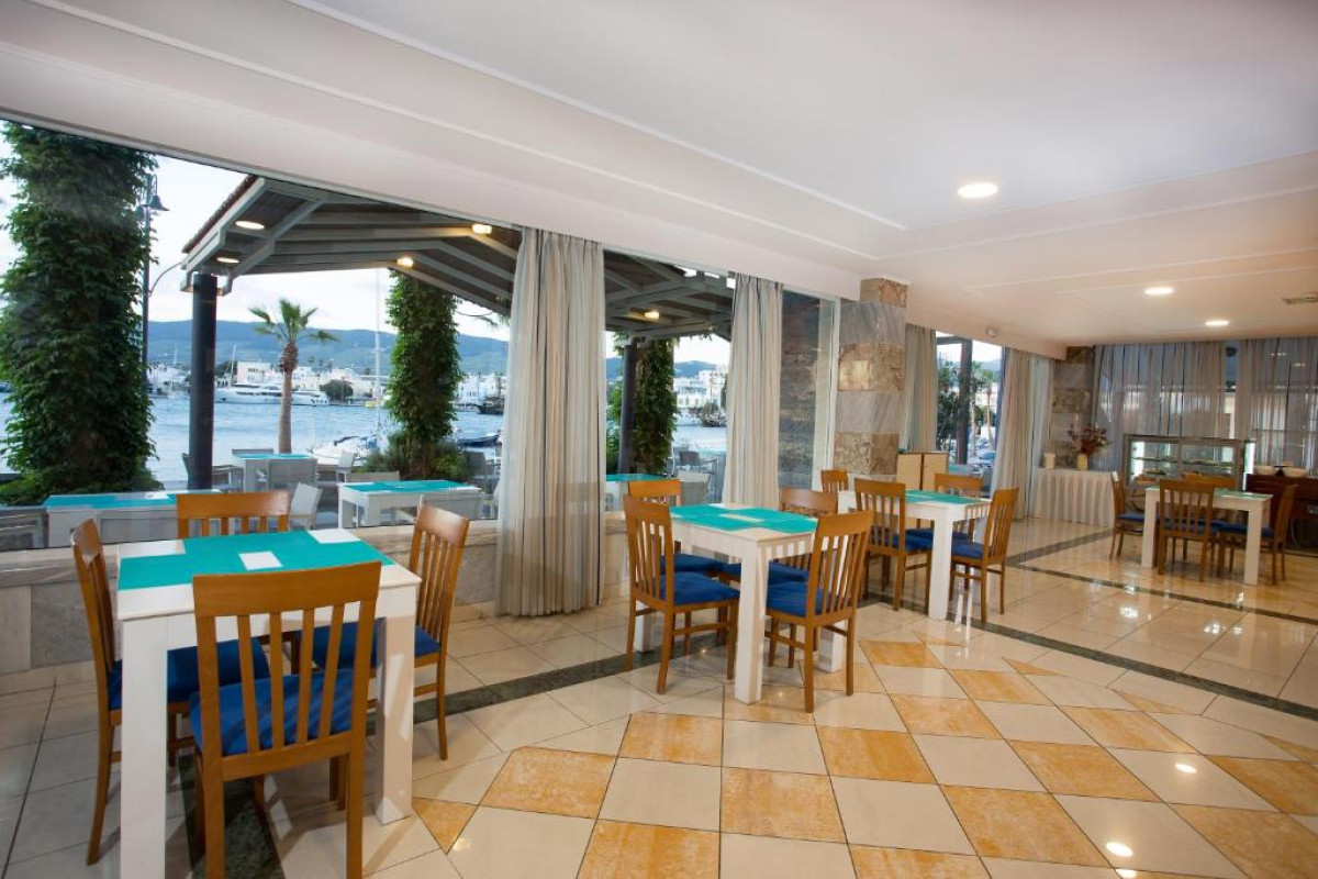 Hotel Kosta Palace