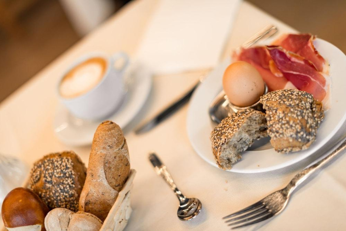 Hotel Krone - Eat, Drink, Stay