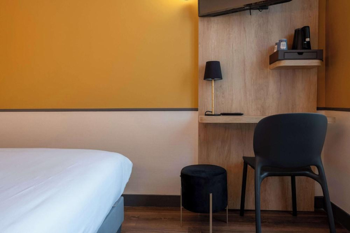 Hotel Kyriad Paris X Canal Saint Martin République