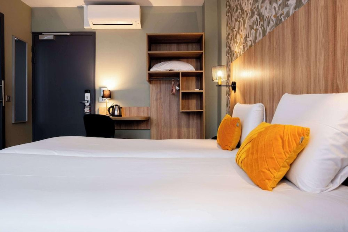 Hotel Kyriad Paris X Canal Saint Martin République