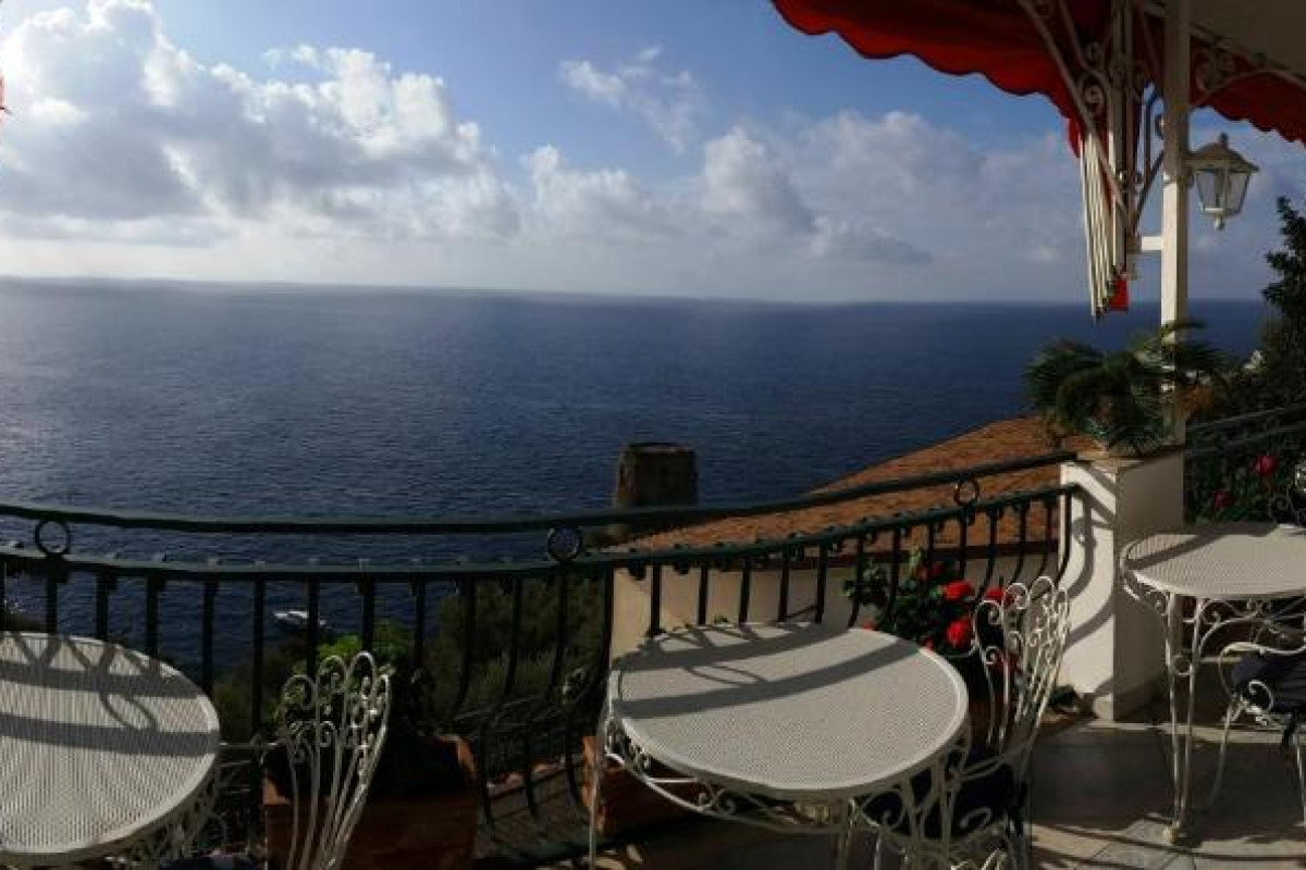 Hotel La Perla