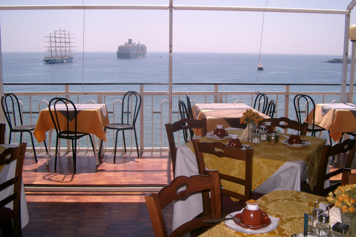 HOTEL LA RIVA