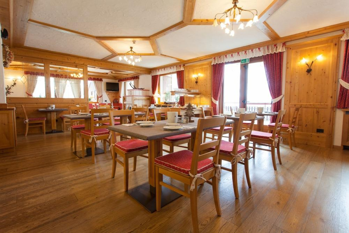 LA VALLEE BLANCHE HOTEL