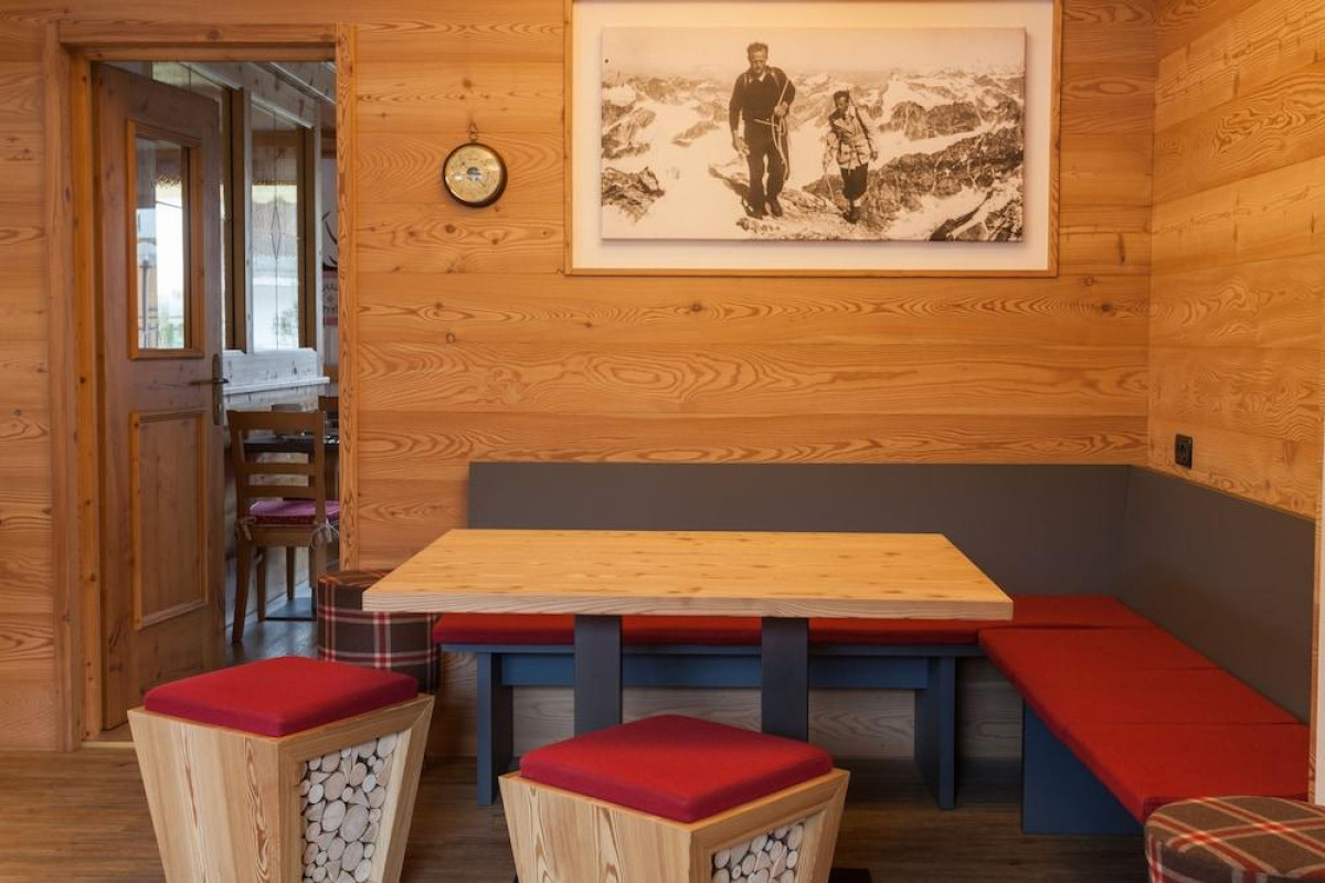 LA VALLEE BLANCHE HOTEL