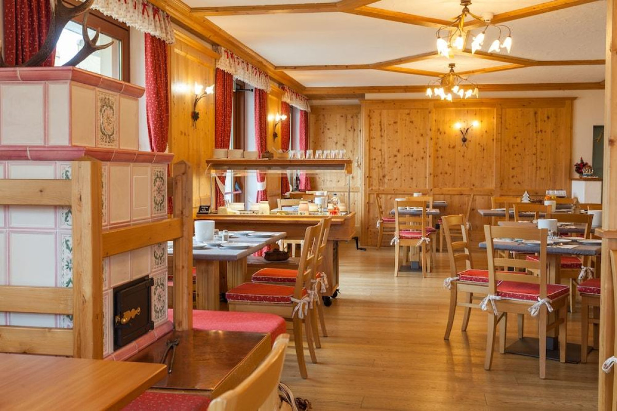 LA VALLEE BLANCHE HOTEL