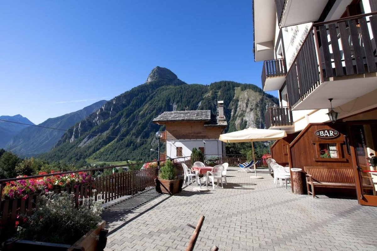 LA VALLEE BLANCHE HOTEL
