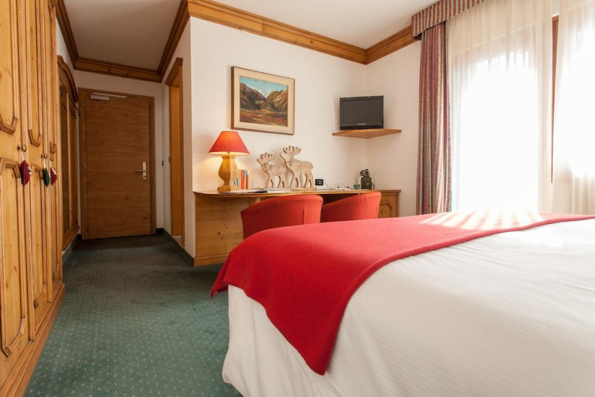 LA VALLEE BLANCHE HOTEL