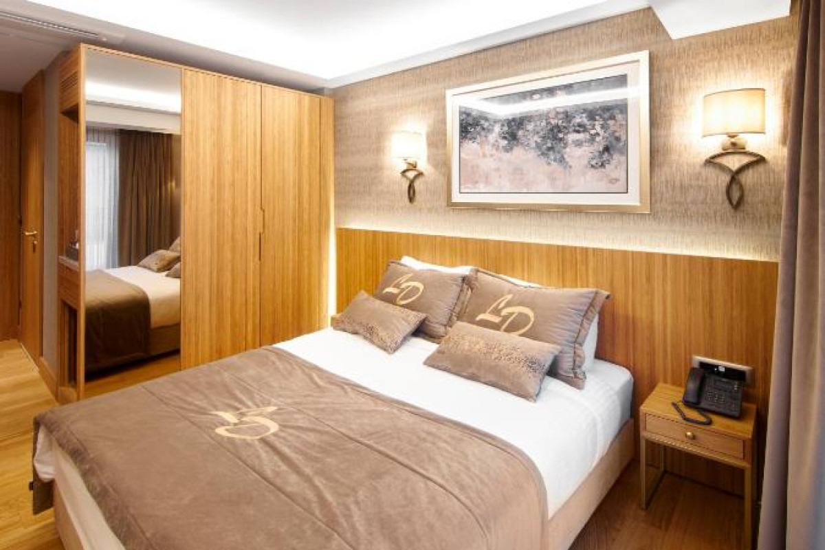 LADY DIANA HOTEL