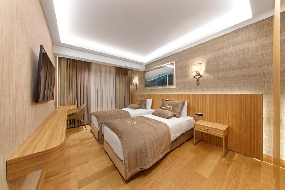 LADY DIANA HOTEL