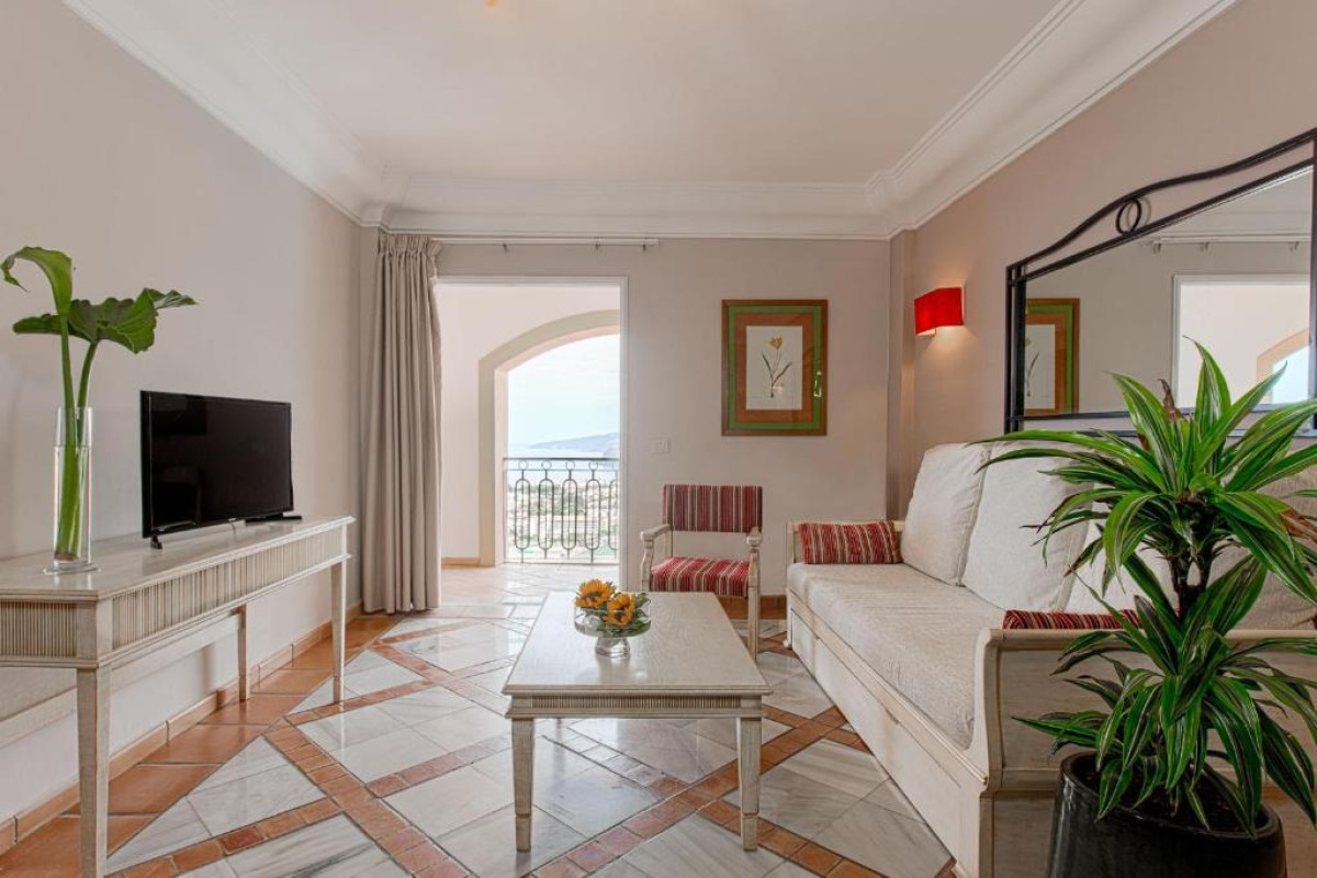 Las Águilas Tenerife, Affiliated by Meliá