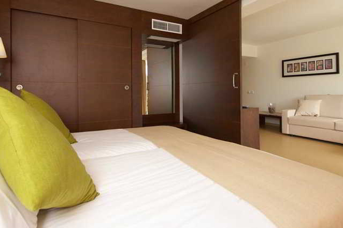 Las Gaviotas Suites Hotel