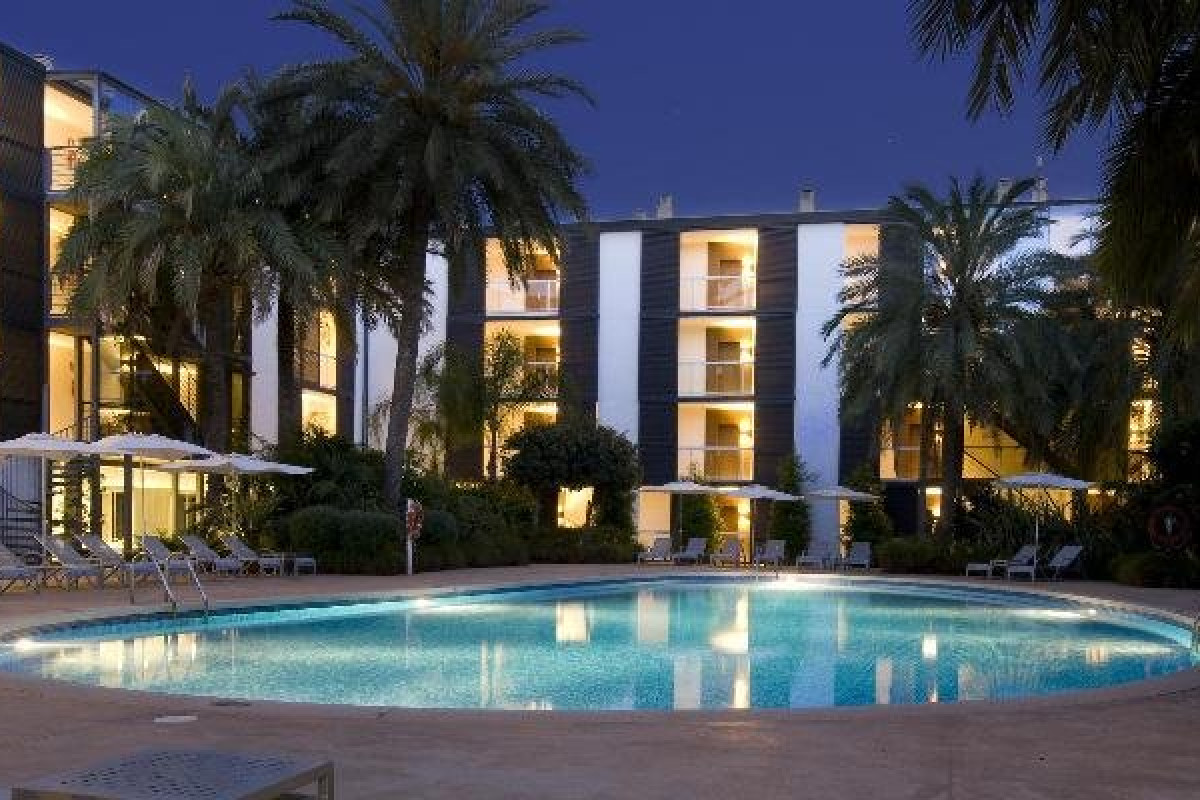 Las Gaviotas Suites Hotel