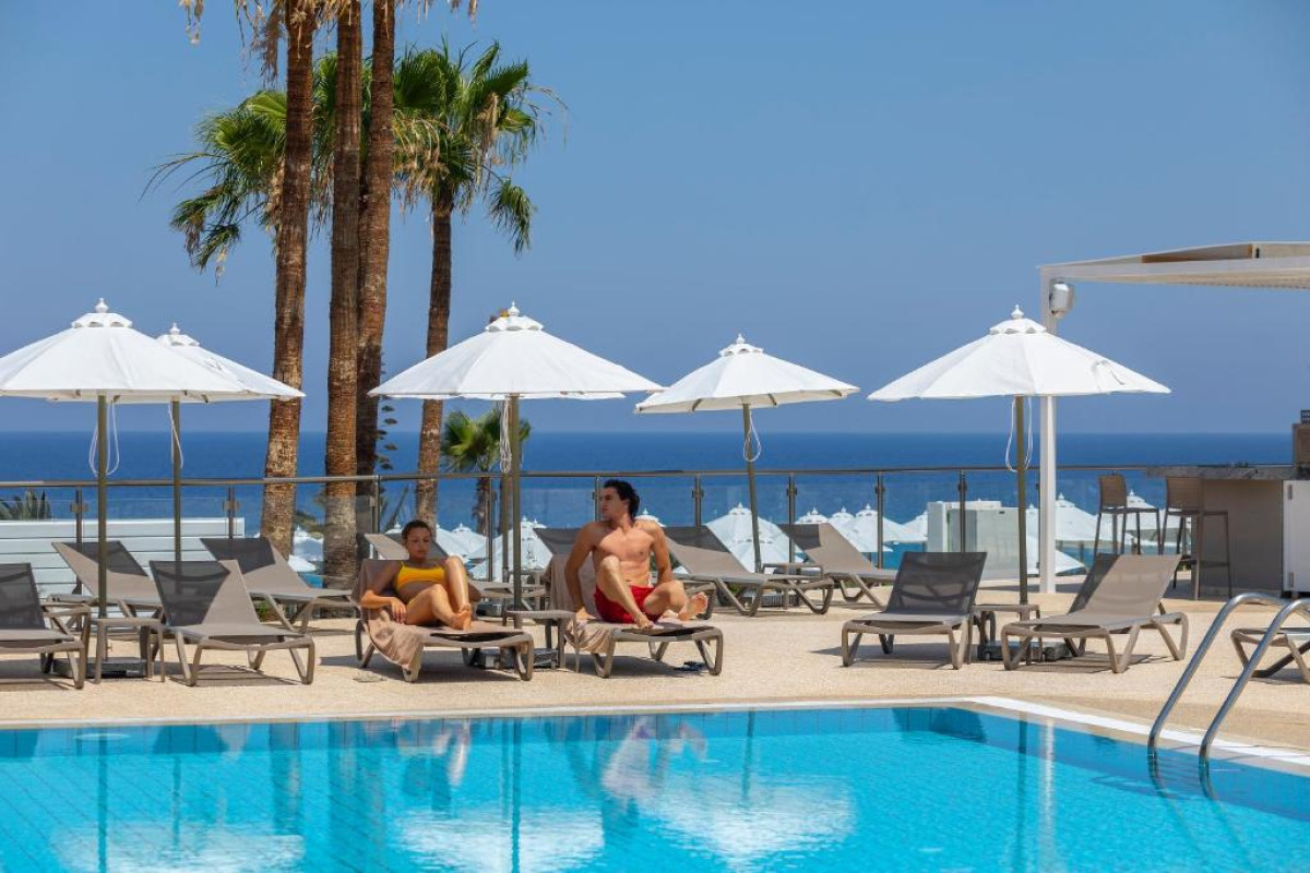Hotel Leonardo Crystal Cove – Adults Only