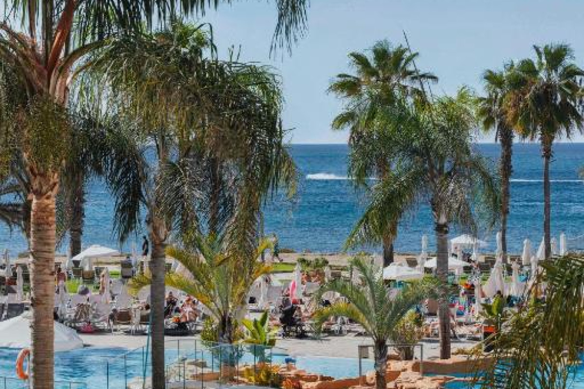 LEONARDO CYPRIA BAY