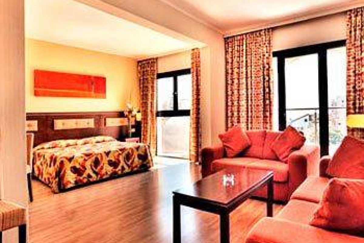 Hotel Livadhiotis City