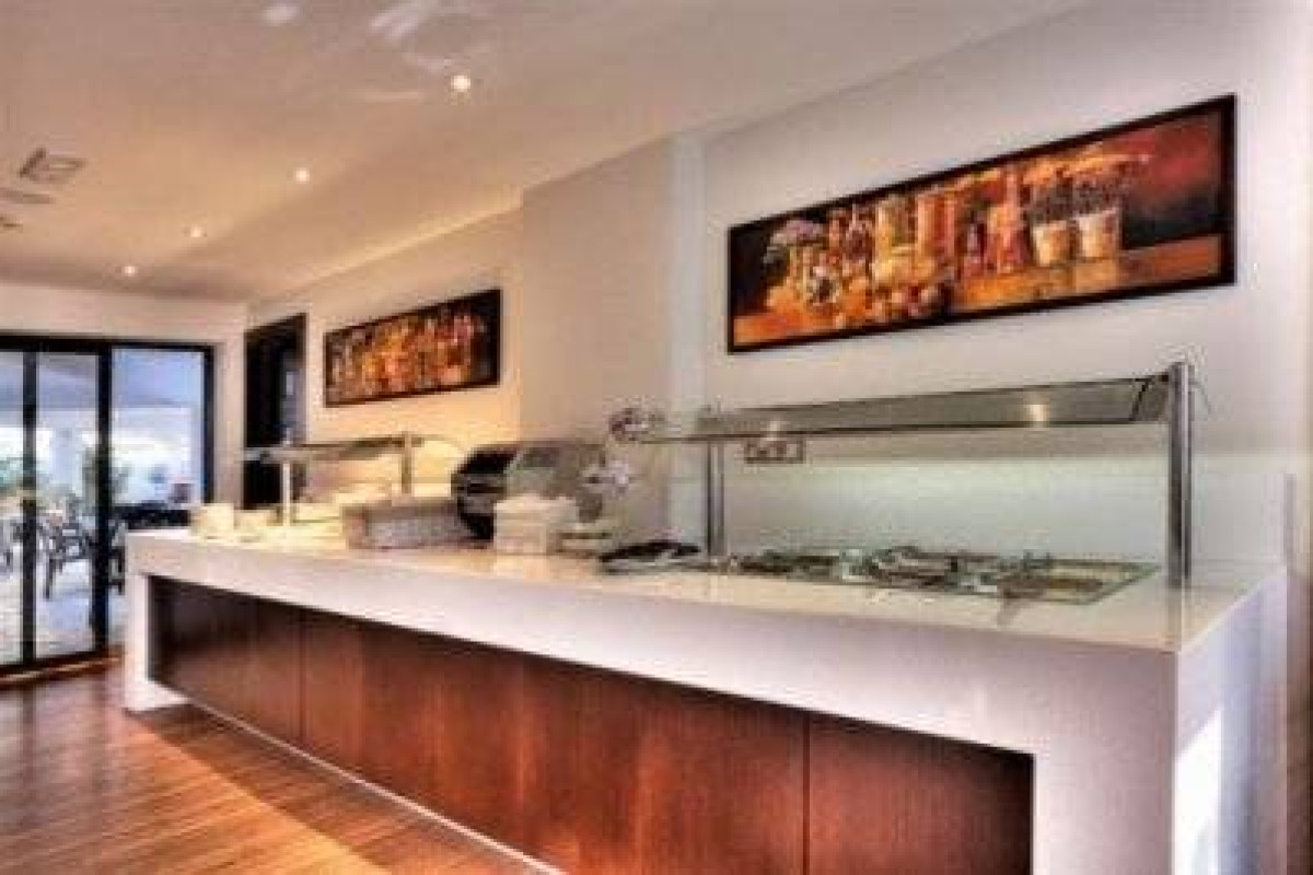 Hotel Livadhiotis City