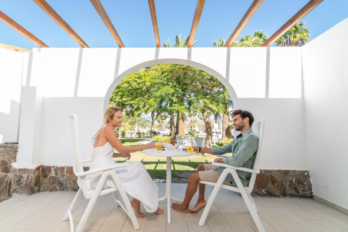 LIVVO Dunagolf Suites