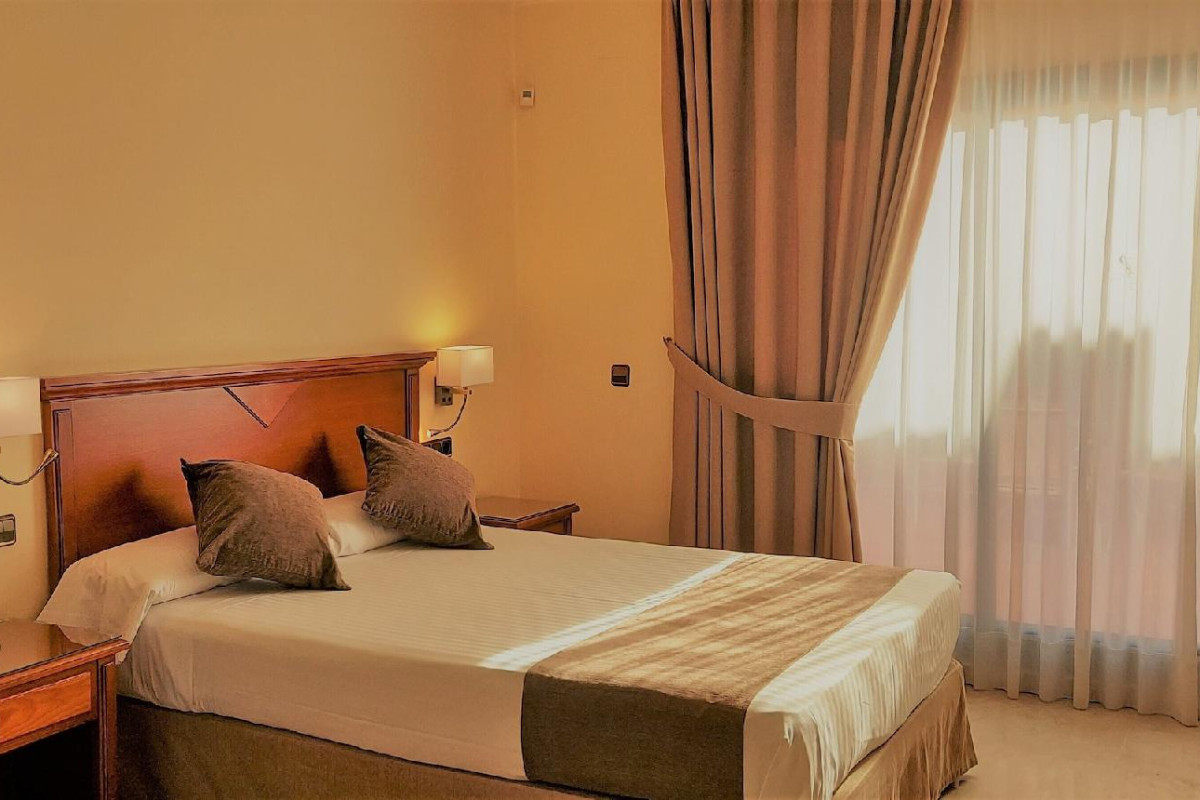 Hotel Mainake