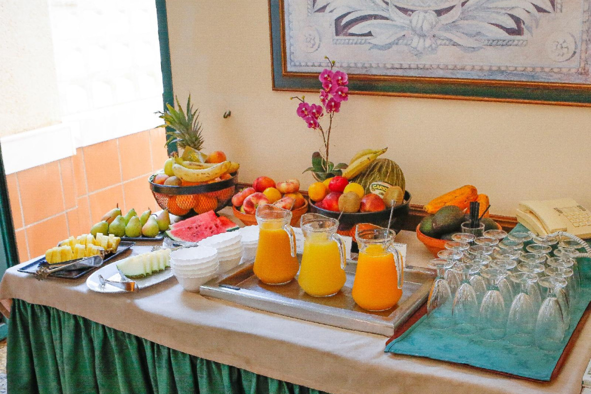 Hotel Mainake