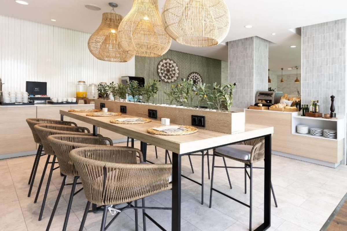 Hotel Malaga Alameda Centro Affiliated by Melia