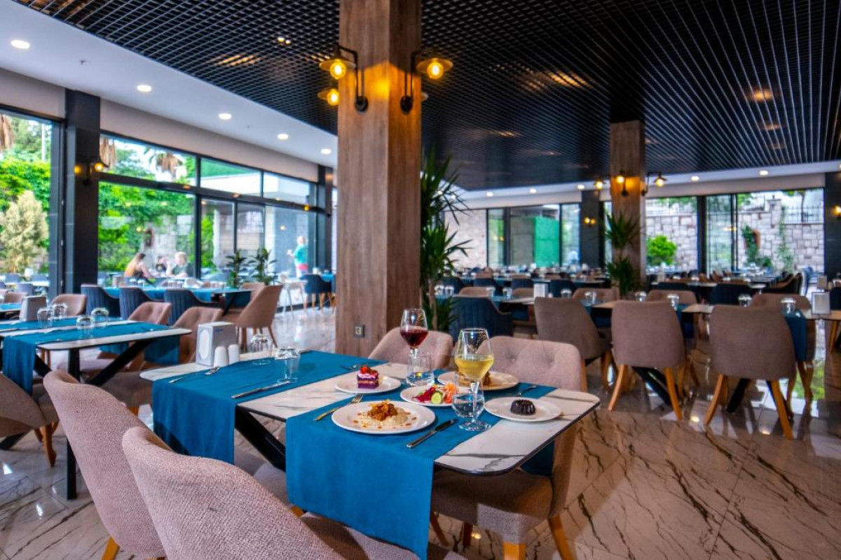 Hotel Maril Resort Beach & Spa
