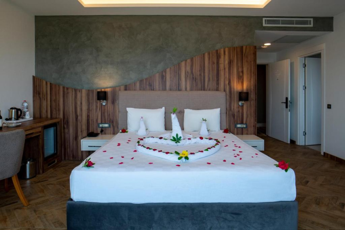 Hotel Maril Resort Beach & Spa