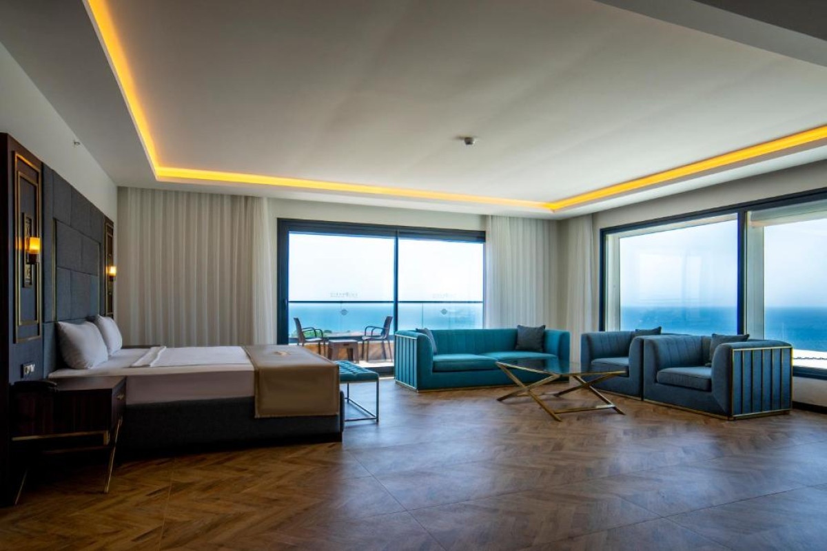 Hotel Maril Resort Beach & Spa