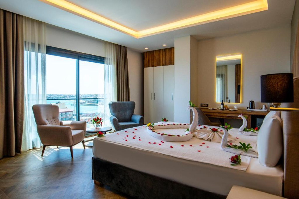 Hotel Maril Resort Beach & Spa