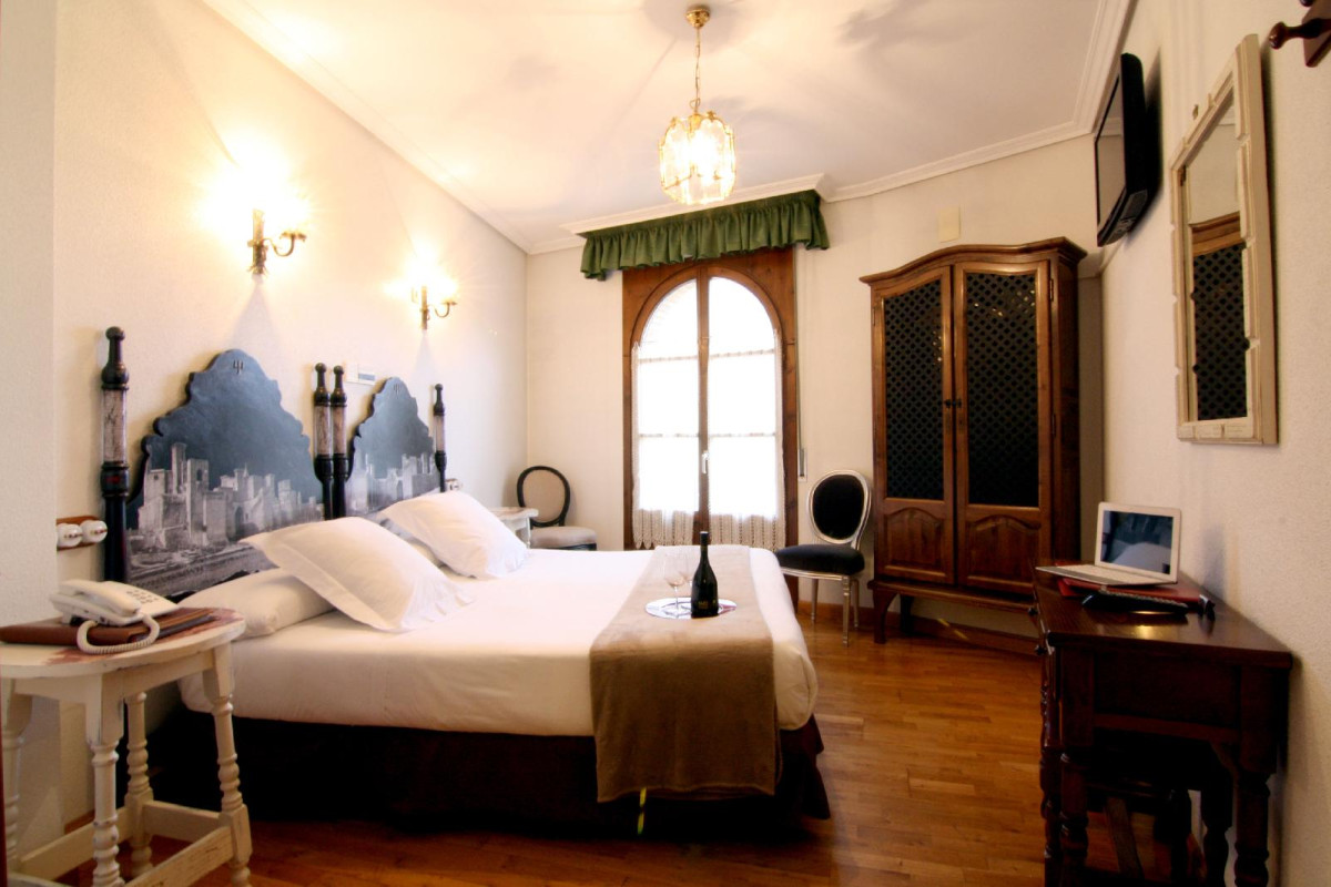 Hotel Merindad De Olite
