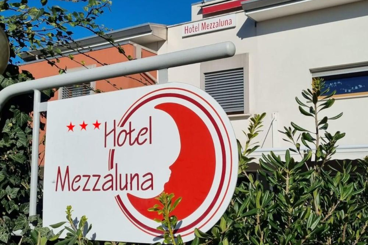 Hotel Mezzaluna
