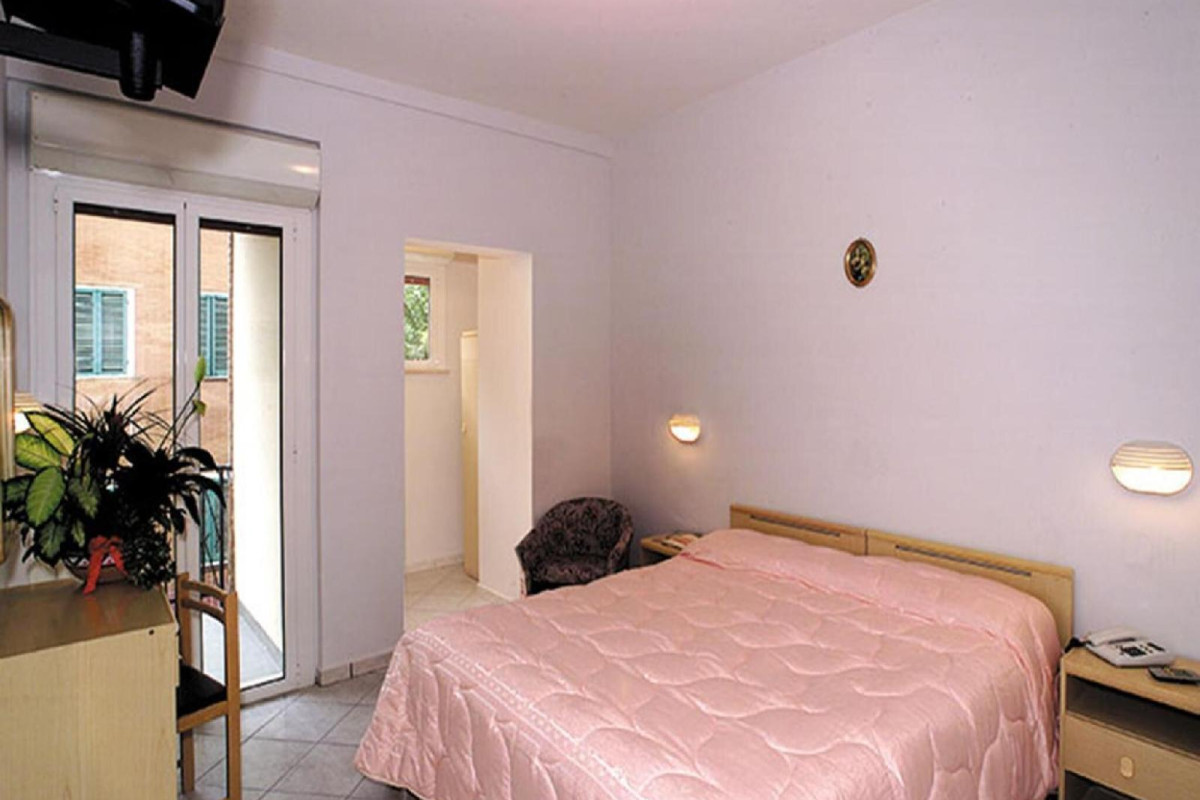 Hotel Monica