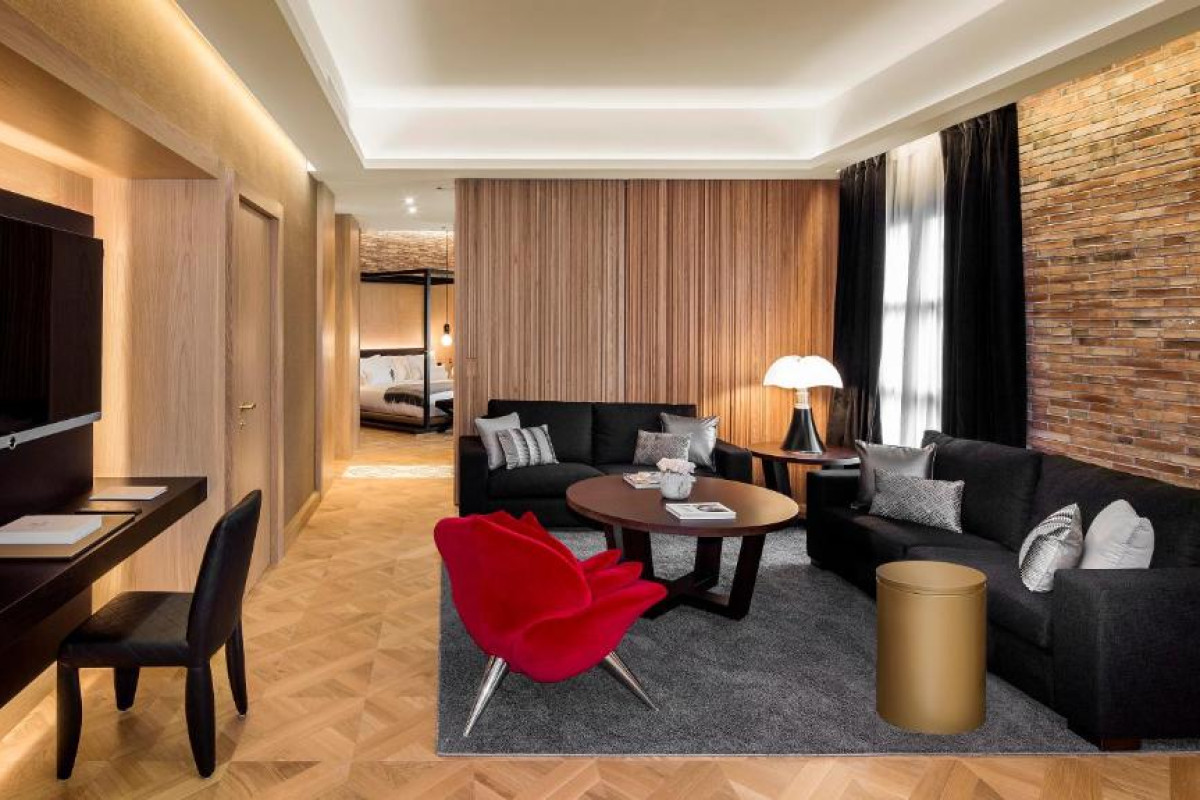 Monument Hotel