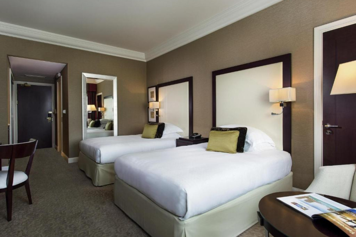 Hotel Movenpick Grand Al Bustan Dubai