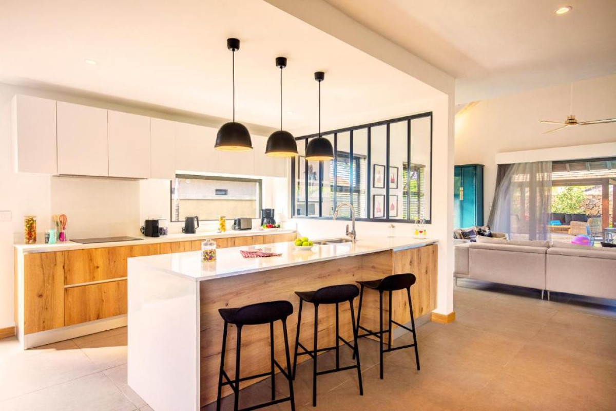 Hotel Mythic Suites & Villas by MJ Holidays