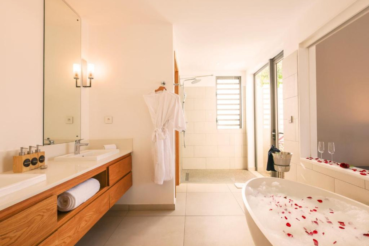 Hotel Mythic Suites & Villas by MJ Holidays